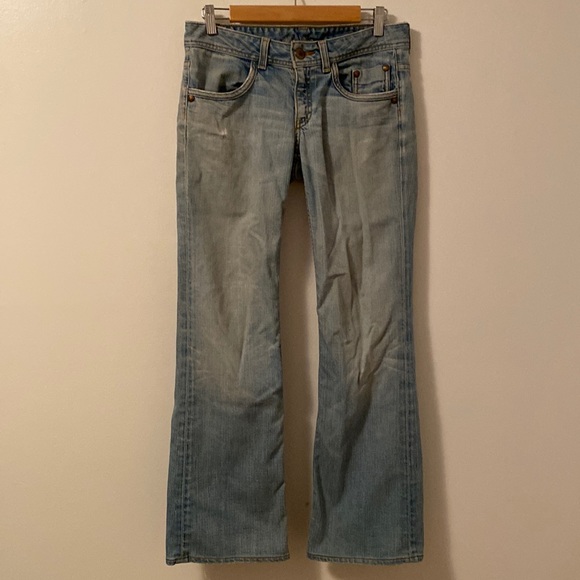 Banana Republic Denim - Gently Worn Women’s Size 4 Distressed Banana Republic Denim Jeans